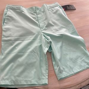 Under Armour boys 18 golf shorts